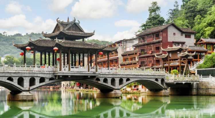 Tour Trung Quốc 5N4Đ: Trương Gia Giới - Phượng Hoàng Cổ Trấn khởi hành TP.HCM